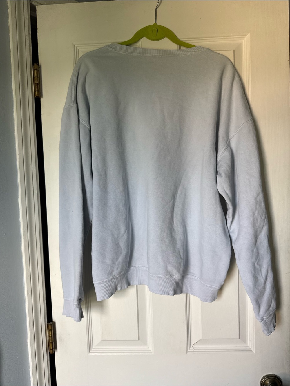 Official Taylor Swift 1989 Album Light Blue '1989' Crewneck Sweatshirt Flaw - Picture 4 of 5